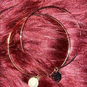 NWOT  Slim bracelet